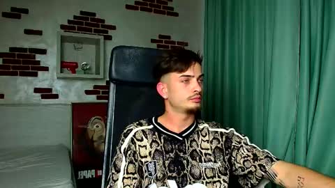 Snapshot of brandontatex chatting on 06-09-26, 05:57 BrandonTateX online show from 06-09-26, 05:57