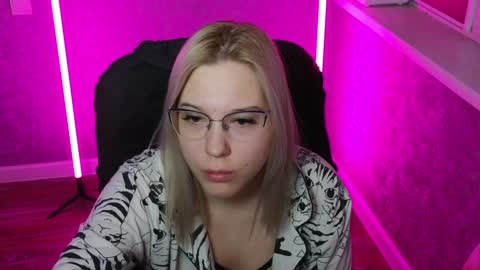 Belle  online show from 12-29-24, 02:06