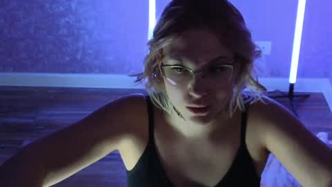 Belle  online show from 01-17-25, 05:21