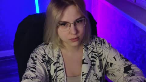 Belle  online show from 02-20-25, 01:03