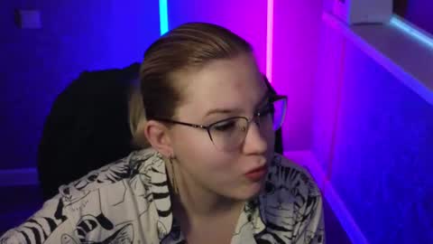 Belle  online show from 03-02-25, 01:58