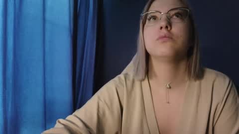 Belle  online show from 11-22-25, 04:11