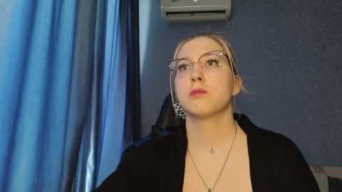 Belle  online show from 05-22-26, 07:04