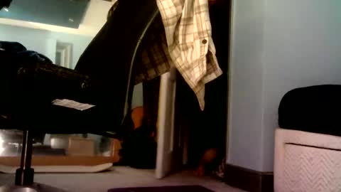 Snapshot of bratdownunder chatting on 10-25-25, 03:36 Bratdownunder online show from 10-25-25, 03:36