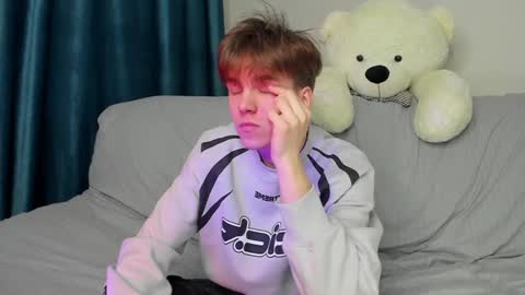 Snapshot of braxiboy chatting on 12-21-24, 11:01 Brax online show from 12-21-24, 11:01