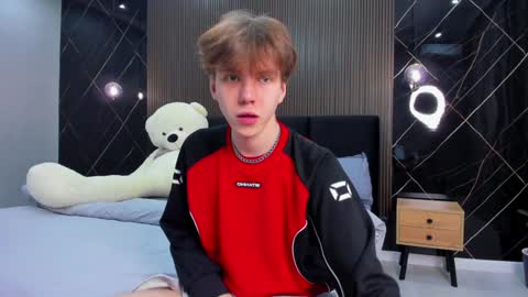 Snapshot of braxiboy chatting on 01-24-25, 03:45 Brax online show from 01-24-25, 03:45