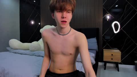 Snapshot of braxiboy chatting on 01-31-25, 01:02 Brax online show from 01-31-25, 01:02