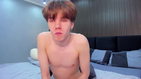 Snapshot of braxiboy chatting on 01-31-25, 04:06 Brax online show from 01-31-25, 04:06