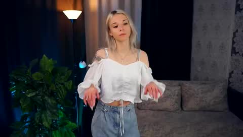 Mia Bunyard online show from 02-16-25, 11:05