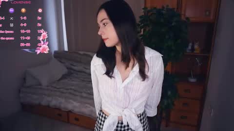 Mia Bunyard online show from 10-13-25, 07:52