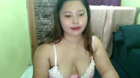 Snapshot of breliantes chatting on 05-17-26, 11:45 breliantes online show from 05-17-26, 11:45