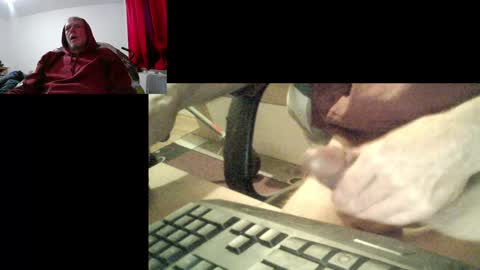 Snapshot of bremer64 chatting on 01-12-25, 11:07 bremer64 online show from 01-12-25, 11:07