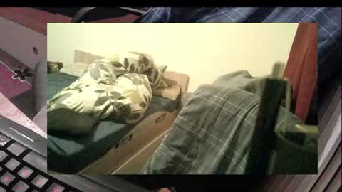 Snapshot of bremer64 chatting on 06-12-26, 07:18 bremer64 online show from 06-12-26, 07:18