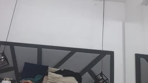 BRENDA VELASQUEZ online show from 04-05-26, 09:45