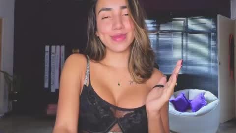 brendaaguerra online show from 01-10-25, 03:27