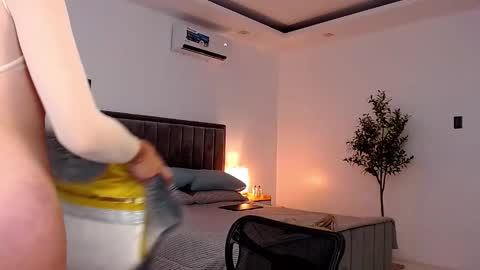 Brenda with a huge suckable cock you will love online show from 02-11-25, 07:33