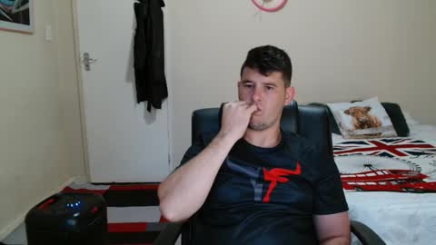 ask me lol online show from 02-16-26, 04:47