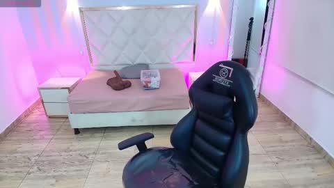 BRENDDA  online show from 09-19-25, 03:19