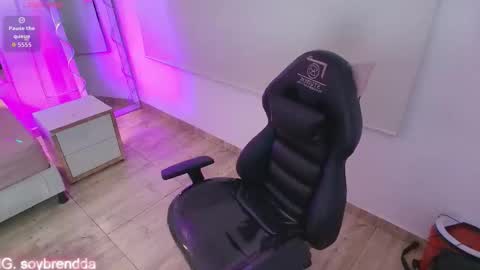 BRENDDA  online show from 09-27-25, 03:33