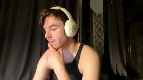 Snapshot of brendon000hardt chatting on 02-02-26, 09:02 brendon000hardt online show from 02-02-26, 09:02