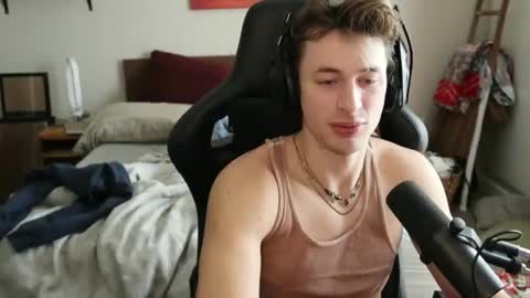 Snapshot of brentonverde chatting on 12-07-24, 04:47 brentonverde online show from 12-07-24, 04:47