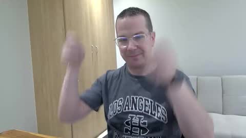 Snapshot of brettdj chatting on 03-25-26, 02:45 Brett online show from 03-25-26, 02:45