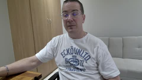 Snapshot of brettdj chatting on 03-27-26, 03:34 Brett online show from 03-27-26, 03:34