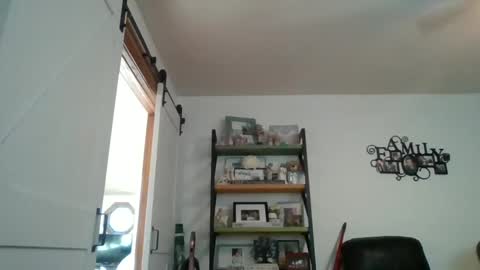 hey online show from 01-26-25, 08:34