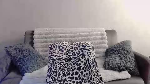 bri_fox online show from 06-17-26, 09:05