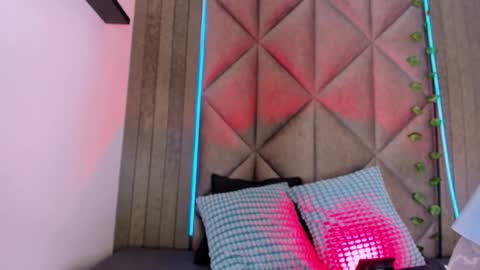 B R I A  online show from 11-04-25, 02:32