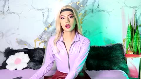 briana_white online show from 06-01-26, 07:04