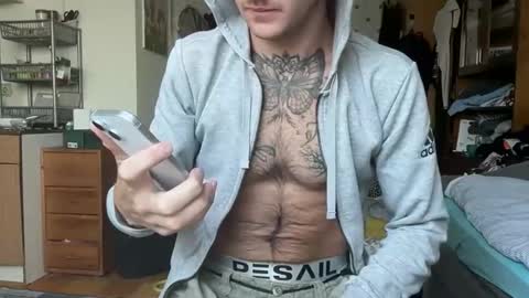 Snapshot of brianmuscle chatting on 05-26-26, 07:15 Brian online show from 05-26-26, 07:15