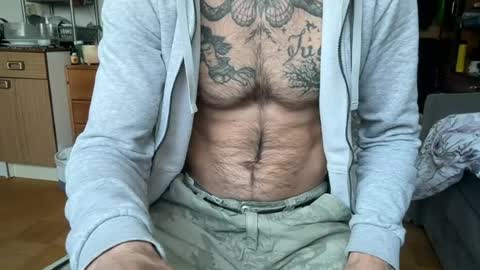 Snapshot of brianmuscle chatting on 06-20-26, 08:28 Brian online show from 06-20-26, 08:28