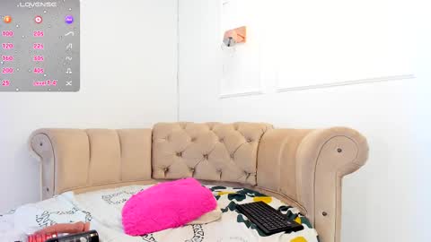 Snapshot of briannaduque chatting on 02-14-25, 06:08 Brianna online show from 02-14-25, 06:08