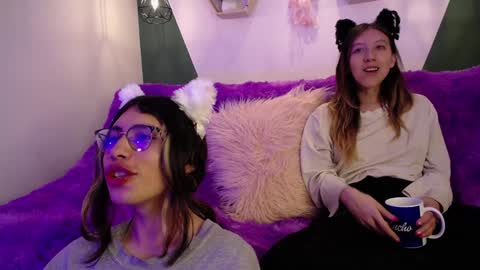 Snapshot of briarandblair chatting on 01-09-25, 01:45 briarandblair online show from 01-09-25, 01:45