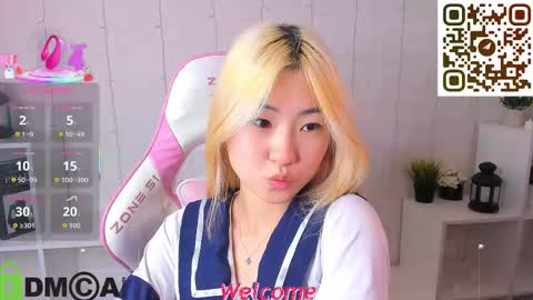 Snapshot of bridgetbottrel chatting on 11-20-25, 01:06 Bridget online show from 11-20-25, 01:06