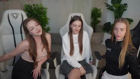 Diamonds Girls online show from 09-08-25, 02:49