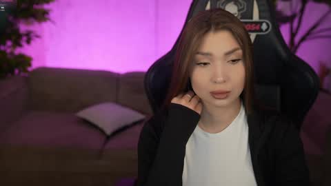 Diamonds Girls online show from 04-30-26, 07:04