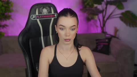 Diamonds Girls online show from 05-04-26, 06:42
