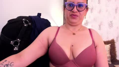 Snapshot of brigittemiller chatting on 03-03-25, 07:39 BRIGITTE online show from 03-03-25, 07:39