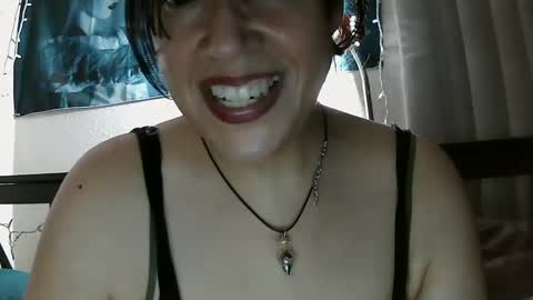 Snapshot of brina_moon chatting on 09-21-25, 04:47 Brina Moon online show from 09-21-25, 04:47