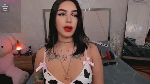 Snapshot of brinna_cox chatting on 09-28-25, 12:43 brinna_cox online show from 09-28-25, 12:43