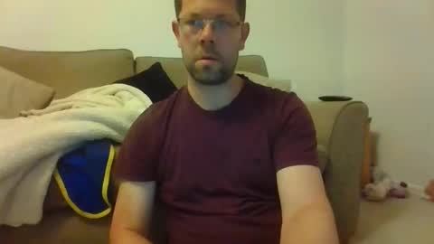 Snapshot of britguy6985 chatting on 06-10-26, 09:46 britguy6985 online show from 06-10-26, 09:46