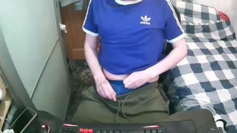 Snapshot of britishtom93 chatting on 04-26-26, 11:24 British Tom online show from 04-26-26, 11:24