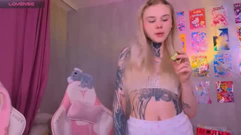 Britney online show from 02-26-26, 07:24