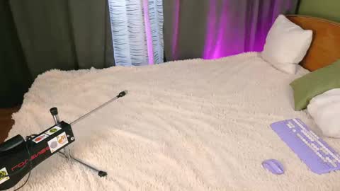 Britney. Part-time devil  online show from 06-06-26, 04:17