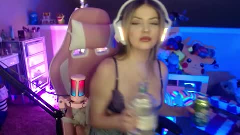 Snapshot of britneyskylarx chatting on 12-04-25, 05:39 britneyskylarx online show from 12-04-25, 05:39