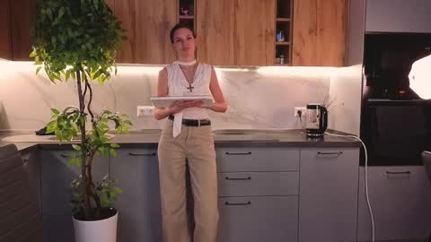 my name is Britney Im 18 years old I love to draw and want to learn to dance online show from 03-03-26, 07:42