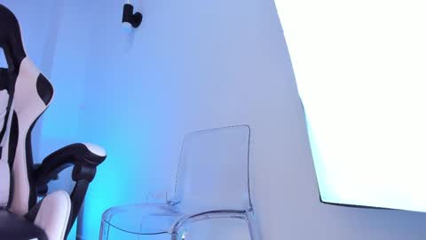 Snapshot of brittany_cute18 chatting on 02-18-25, 02:06 online show from 02-18-25, 02:06