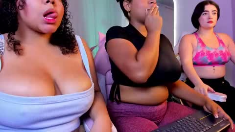 Snapshot of brittany_cute18 chatting on 03-01-25, 11:06 online show from 03-01-25, 11:06